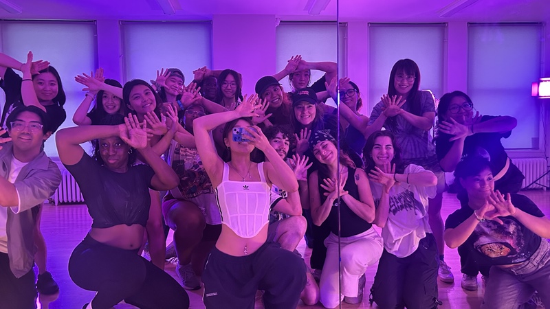 현재 뉴욕 셰익스피어 연극 제작에 안무가와 스테이지 매니저로 참여하고 있는 윤채은 씨는 “앞으로도 관객들과 직접 교감하는 작업들을 이어가고 싶다”고 밝혔다. 