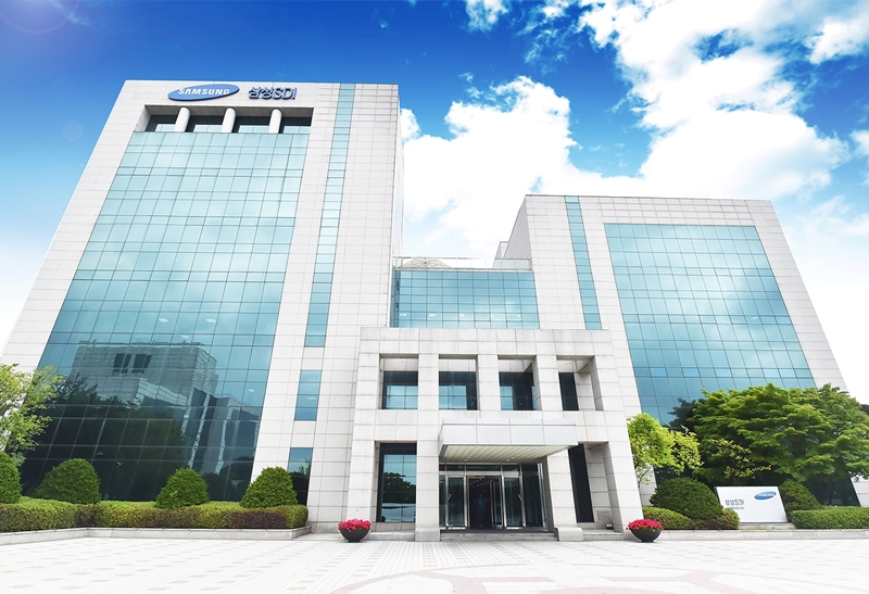 19일 금융감독원 전자공시시스템에 공시된 바에 따르면 삼성SDI는 삼성디스플레이 지분 등의 매각 추진 안건을 이사회에 보고했다. 추정되는 매각 지분은 약 10조원 규모다./ 삼성SDI