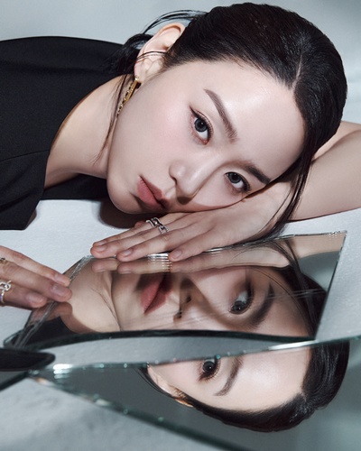 배우 신혜선이 넷플릭스 시리즈 ‘레이디 두아’로 글로벌 시청자 앞에 섰다. / 넷플릭스