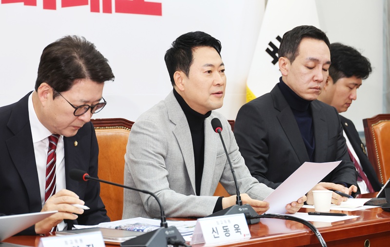 장동혁 국민의힘 대표가 26일 오전 서울 여의도 국회에서 열린 최고위원회의에서 발언을 하고 있다. / 뉴시스