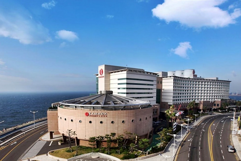 라마다 프라자 제주 호텔이 올해 하반기 메리어트 인터내셔널의 프리미엄 브랜드 쉐라톤으로 새 출발을 준비 중이다. / 라마다프라자제주