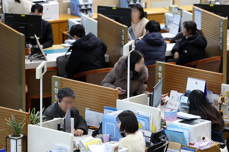 작년 말 기준 가계신용 잔액은 2002년 관련 통계가 시작된 이래 최대치를 기록했다. / 뉴시스