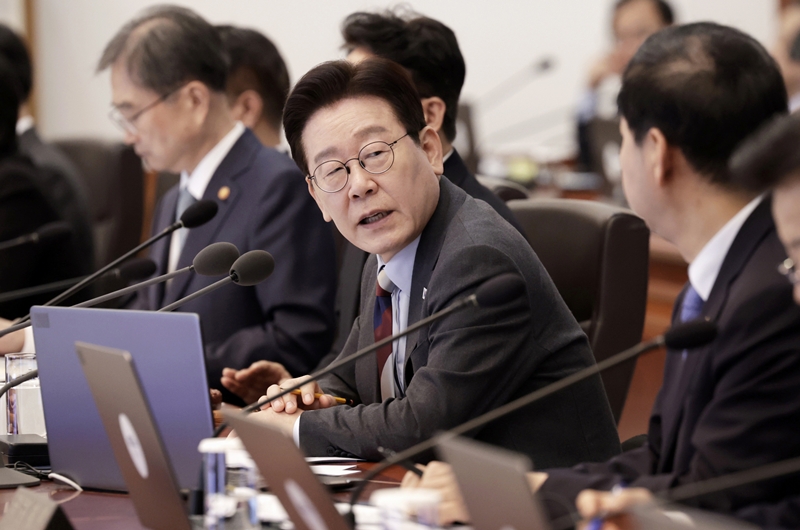 이재명 대통령이 5일 청와대에서 열린 임시 국무회의에서 발언하고 있다. / 뉴시스