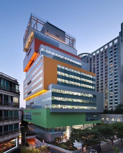 교육기업 ‘대교’가 자사 홈페이지에 창립 50주년 기념 페이지를 공개했다. 사진은 대교타워 / 대교  