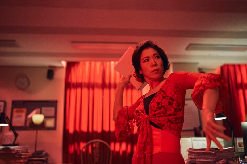 염혜란이 사무실 독무 장면 비하인드를 언급했다. / 엔케이콘텐츠