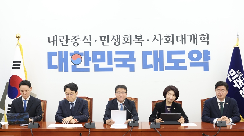 한병도 더불어민주당 원내대표가 19일 오전 국회에서 열린 정책조정회의에서 발언을 하고 있다. / 뉴시스