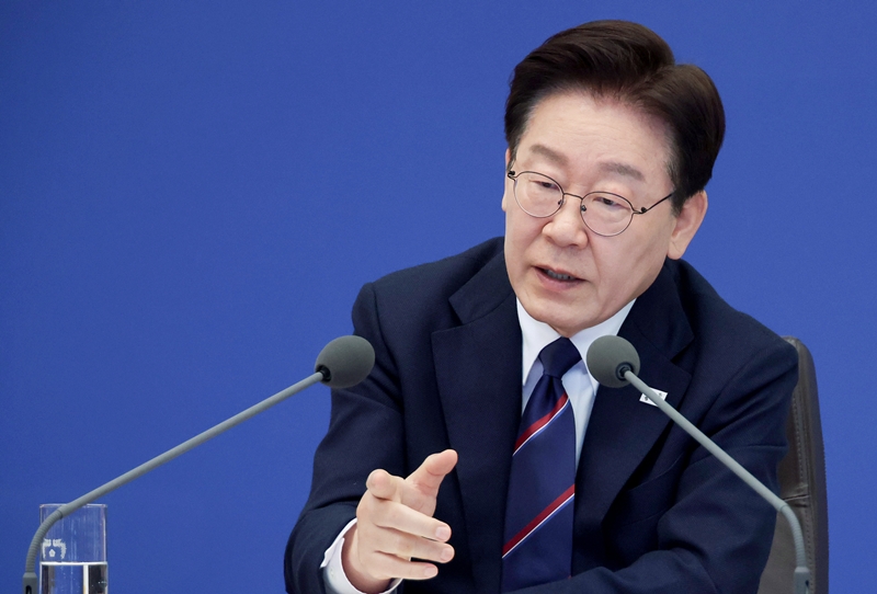 이재명 대통령이 31일 청와대에서 열린 국무회의에서 발언하고 있다. / 뉴시스