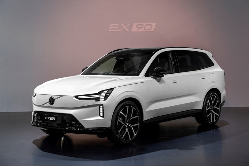 볼보 EX90은 배터리 완충 시 WLTP 기준 625㎞ 주행이 가능한 것으로 인증을 통과했다. 국내 인증은 진행 중이다. / 볼보자동차코리아