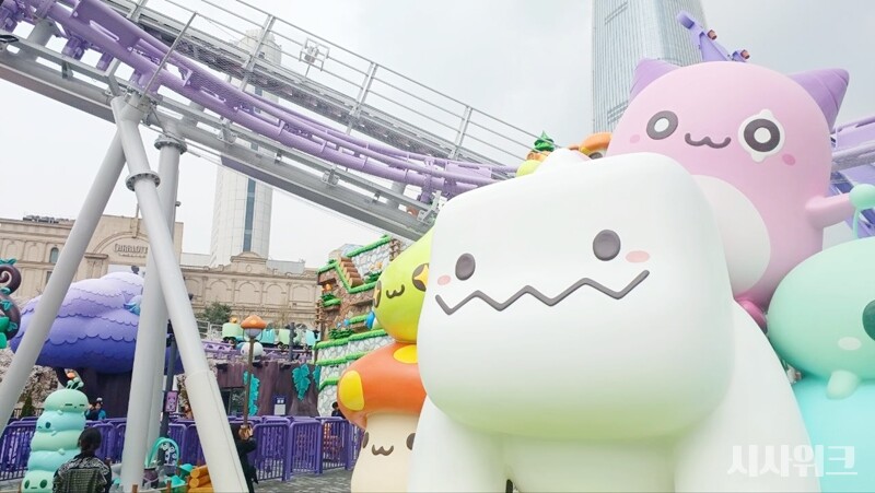 ​넥슨은 오는 3일 서울 잠실 롯데월드 실외 구역인 매직아일랜드에서 ‘메이플 아일랜드’를 정식 개장한다. / 조윤찬 기자