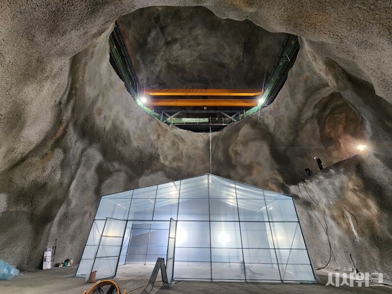 IBS는 CNRS와 2013년부터 협력해 왔다. 뿐만 아니라 지난해 1월 아시아 최초로 ‘호라이즌 유럽(Horizon Europe)’에 참여한 기관이기도 하다. 사진은 지하 1,000m에 위치한 예미랩 실험실의 모습. / 사진=시사위크DB