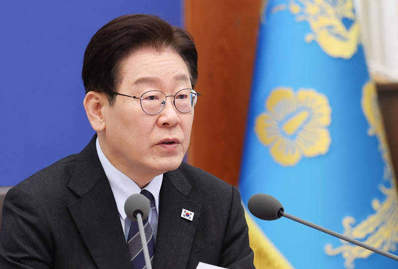 이재명 대통령이 6일 청와대에서 열린 국무회의 겸 비상경제점검회의에서 발언하고 있다. / 뉴시스