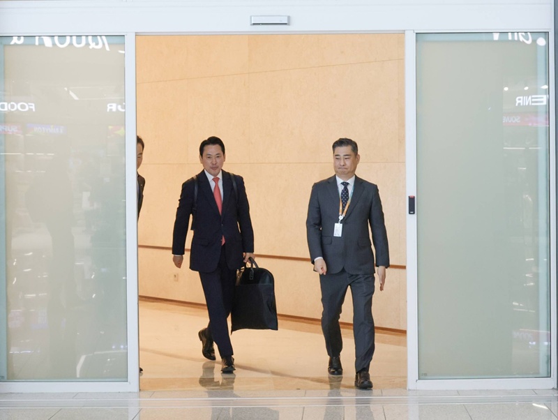 장동혁 국민의힘 당대표가 당 안팎의 비판에도 불구하고 지난 11일 미국으로 출국했다. 당초 예정일(14일)보다 사흘이나 앞당긴 출국이다. / 장동혁 페이스북