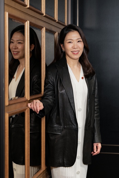 전성기를 연 배우 염혜란. / CJ CGV, 와이드릴리즈