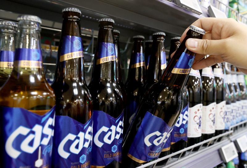 OB맥주(오비맥주)가 중소기업의 아이디어를 탈취했다는 의혹이 제기됐다. 회사 측은 법적 대응을 검토하고 있다고 밝혔다. / 뉴시스