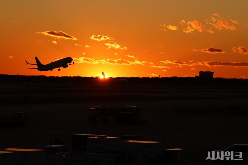 기후변화의 주범으로 비행운이 지목되면서 항공업계도 여러 가지 대책을 강구하고 있다. 전문가등은 저황연료, 비행운 생성 회피 경로 등이 대응책이 될 수 있다고 강조한다. / 사진=박설민 기자