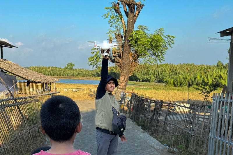 미국 스탠포드대 연구진은 인도네시아 마카사르 지역에서 드론으로 ‘폐타이어’를 찾아냈다. 버려진 폐타이어는 습기가 차게 되면 모기의 주요 번식지가 된다. / Stanford