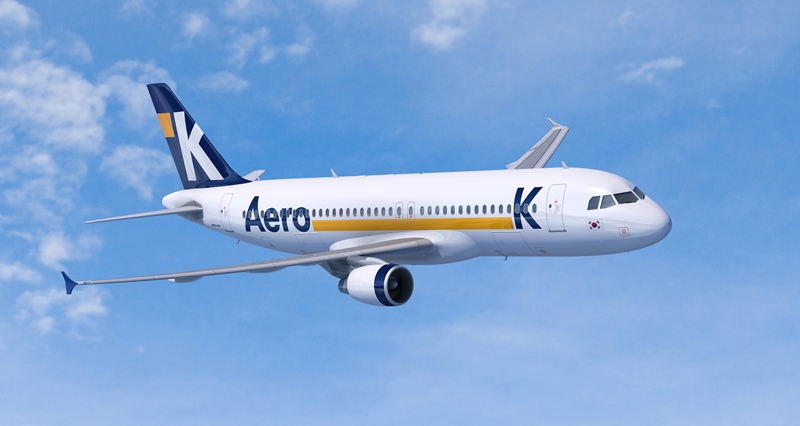 에어로케이항공은 적자를 줄이기 위해 여행사들과 협력해 전세기 운항 등을 논의 중이다. / 에어로케이항공