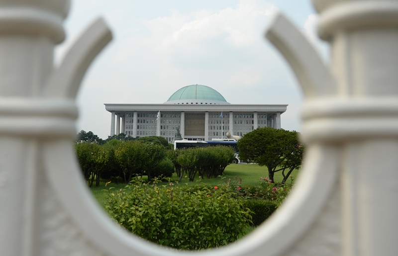 정부가 국가폭력 가담자에 대한 서훈 전수조사에 나섰다. 22대 국회에서도 이와 관련해 다수의 상훈법 개정안을 발의했다. / 뉴시스 