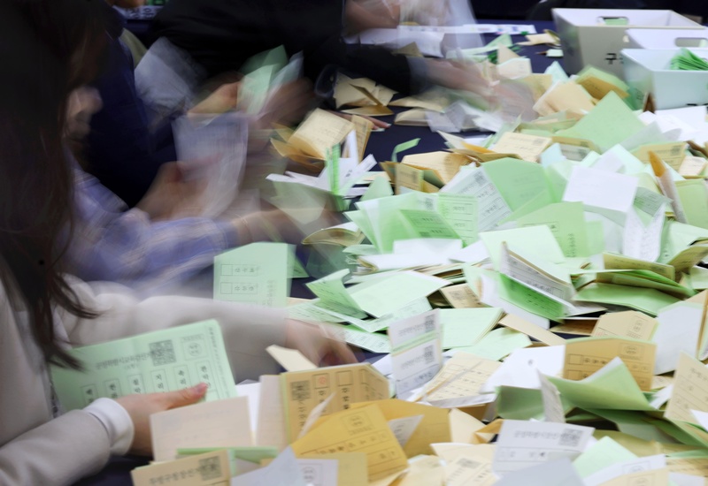 지방선거에서는 △교육감 △광역단체장 △기초단체장 △광역의원(지역구·비례대표) △기초의원(지역구·비례대표) 등 총 7개 선거가 동시에 실시된다. 다만 제주특별자치도는 5개, 세종특별자치시는 4개 선거를 실시한다. 일부 지역에서는 국회의원 재·보궐선거도 함께 진행된다. / 뉴시스