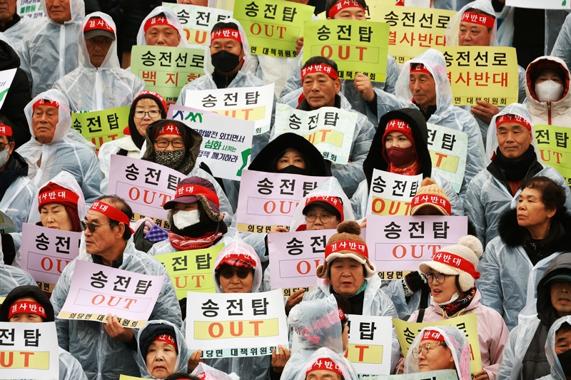 송전망 건설은 지역 주민 반발과 경관·전자파 우려, 인허가 갈등 등 복합적인 요인으로 추진 과정에서 적지 않은 어려움이 따르고 있다. / 뉴시스