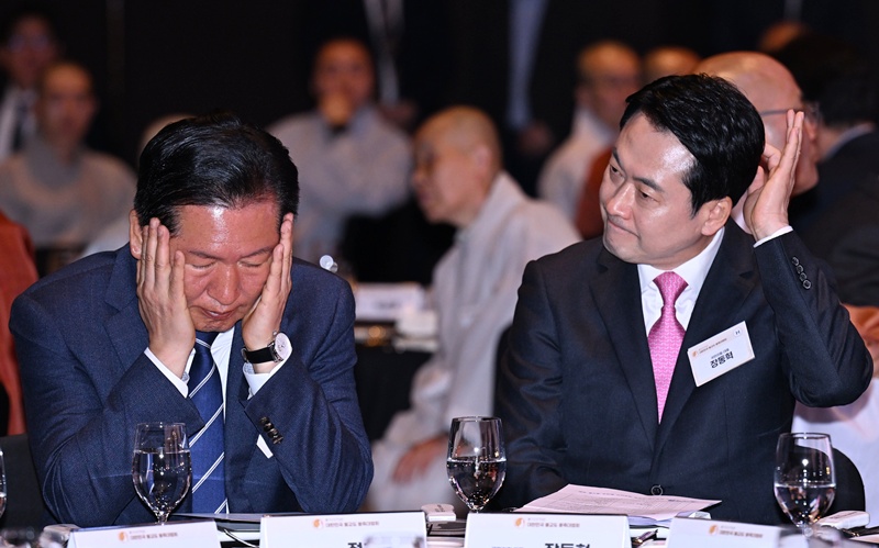 여야 지도부가 6·3 지방선거 승패를 넘어 전당대회와 당권 구도를 염두에 두고 서로 다른 전략을 펼치고 있는 가운데, 민주당은 공천 변수를 최소화하는 데, 국민의힘은 내부 단속과 책임 관리에 무게를 두는 모습이다. / 뉴시스