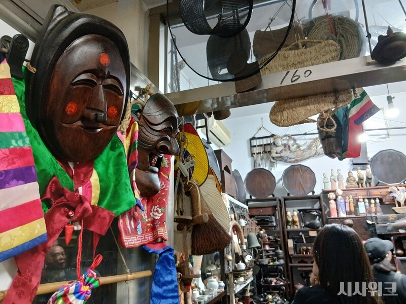 답십리 고미술거리는 1980년대 청계천·아현동·충무로·황학동 등지에 흩어져있던 소규모 골동품 상점이 모여 형성된 것으로 알려졌다. / 사진=김지영 기자