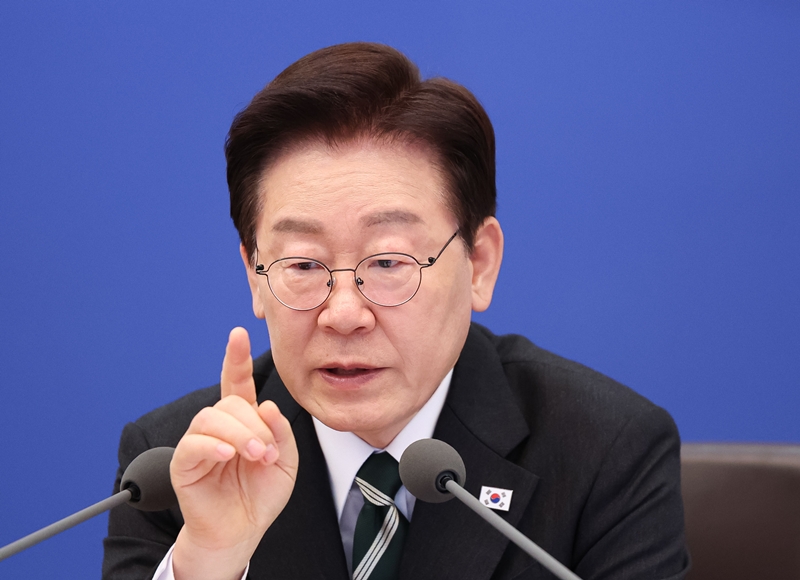 이재명 대통령이 28일 청와대에서 열린 국무회의 겸 비상경제점검회의에서 발언하고 있다. (청와대통신사진기자단) / 뉴시스