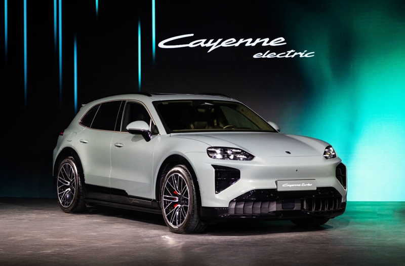 포르쉐가 지난해 1만대 이상 판매를 다시 회복하면서 한국 법인인 포르쉐코리아와 딜러사 4사의 실적을 견인했다. 사진은 올해 하반기 국내 출시 예정인 포르쉐 카이엔 일렉트릭. / 포르쉐코리아