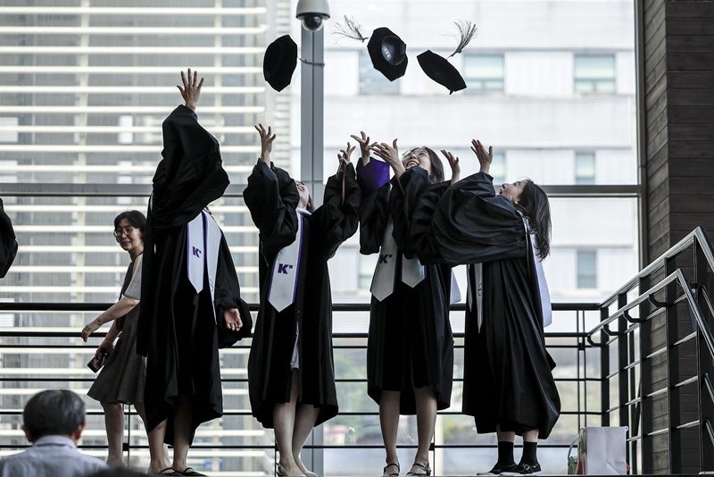 23일 한예종 총학생회는 성명서를 통해 해당 법안은 "정치적 편의를 위해 추진된 법안"이라고 강하게 비판했다. 또 교육기관의 본질과 학생들의 학습권을 무시한 입법이라며 '입법 철회'를 촉구했다. / 뉴시스
