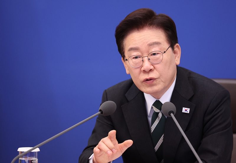 이재명 대통령이 28일 청와대에서 열린 국무회의 겸 비상경제점검회의에서 발언하고 있다. (청와대통신사진기자단) / 뉴시스