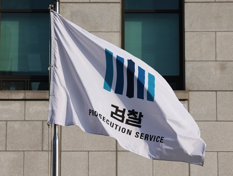 검찰개혁에서 수사·기소 분리 원칙은 제도화됐지만, 검찰 보완수사권 존치 여부를 둘러싼 논쟁이 남아 있는 상황이다. 보완수사권을 유지할 경우 검찰의 수사 개입이 이어질 수 있다는 우려와 폐지할 경우 수사 완결성이 약화될 수 있다는 의견이 맞서고 있다. / 뉴시스
