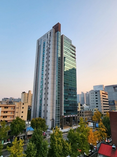 웰컴저축은행이 자동차 부품 매출채권 담보 대출 사기로 피해를 입은 사실이 뒤늦게 알려졌다. / 웰컴저축은행