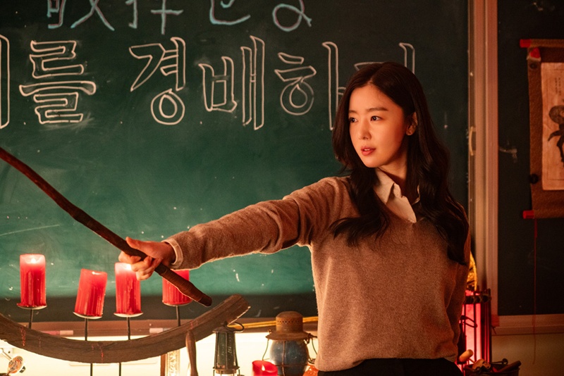 호연을 펼치며 극을 안정적으로 이끈 한선화. / 스튜디오 산타클로스엔터테인먼트