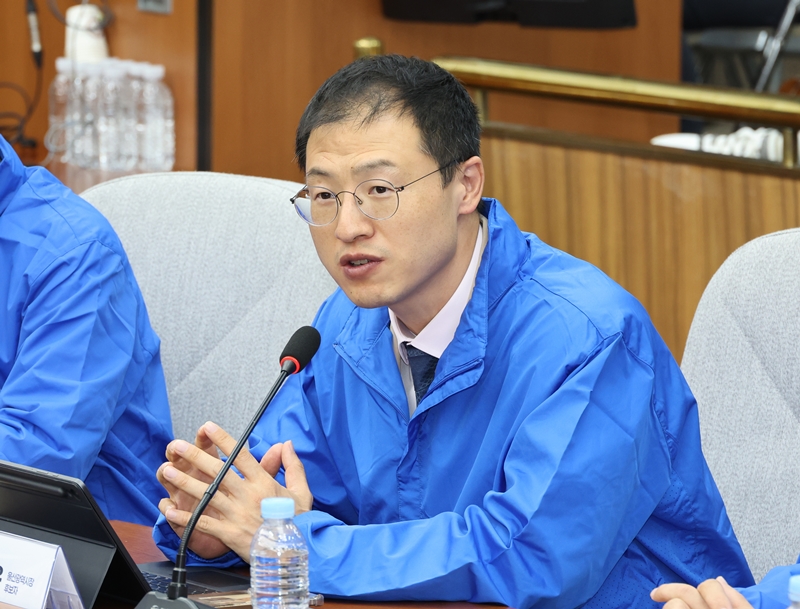 김상욱 더불어민주당 울산시장 후보가 지난달 23일 국회에서 열린 '더불어민주당 16개 광역단체장 후보자 연석회의'에서 결의를 밝히고 있다. / 뉴시스