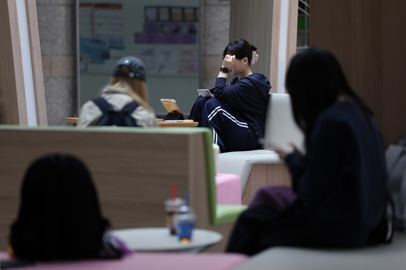 지난 제8회 지방선거에서 당선된 전국 17개 시·도지사의 ‘1호 공약’을 분석한 결과, ‘청년’을 전면에 내세운 곳은 찾아볼 수 없었다. / 뉴시스