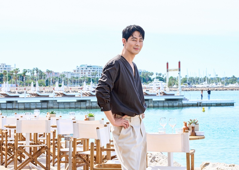 배우 조인성이 나홍진 감독과의 첫 작품인 ‘호프’와 함께한 시간을 떠올렸다. / 플러스엠 엔터테인먼트