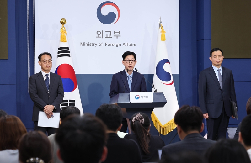 박윤주 외교부 1차관이 27일 오후 서울 종로구 외교부에서 호르무즈 해협에서 발생한 HMM 선박 나무호 피격 사건 조사결과를 발표하고 있다. / 뉴시스