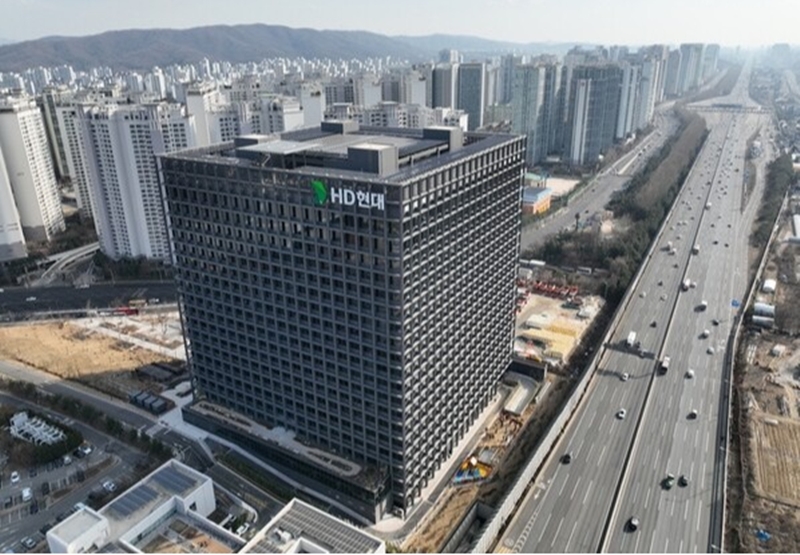 HD현대중공업이 방위사업청을 상대로 또 한 번 가처분 신청을 제기했다. / HD현대중공업