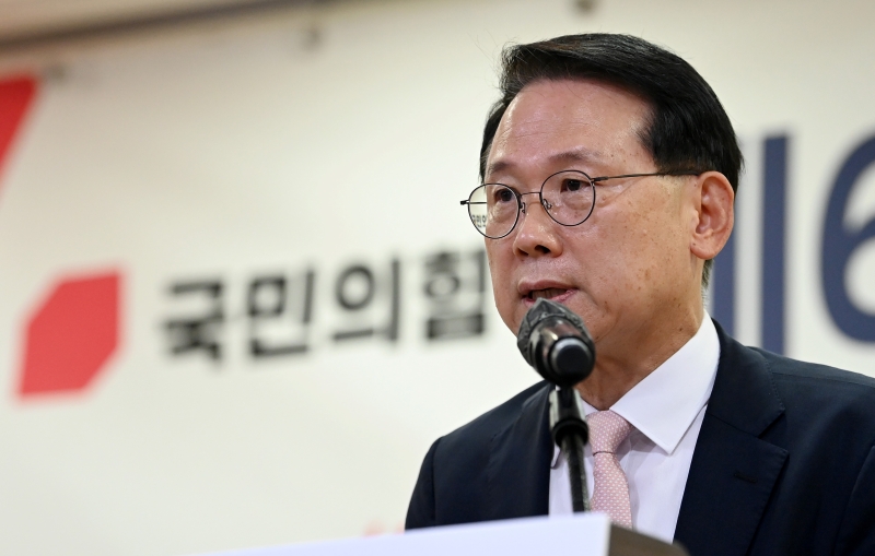 국민의힘 소속으로 제21대 국회의원을 지내고 제20대 대선에서 윤석열 캠프 경북 선거대책본부장을 맡기도 한 윤두현 사장은 2024년 제22대 총선에 불출마한 뒤 그해 12월 GKL 사장으로 취임했다. / 뉴시스
