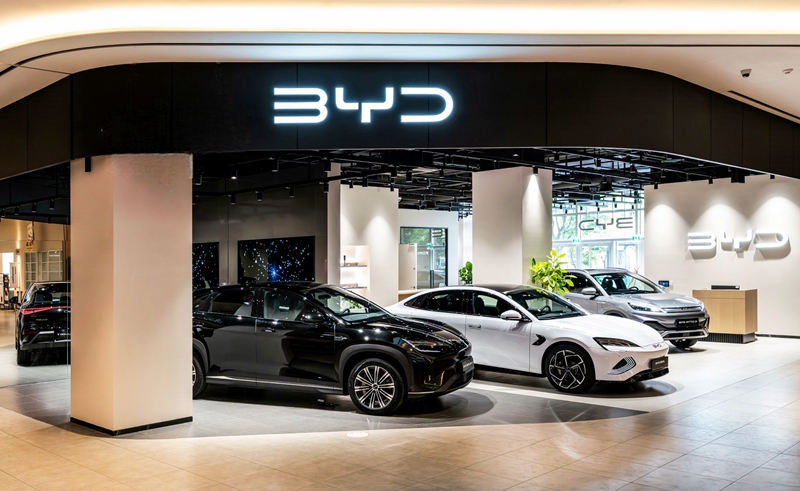 BYD가 올 상반기 신차 판매 1만대를 넘어섰다. 사진은 DT네트웍스 BYD 스타필드 시티 명지 부산 전시장. / BYD코리아