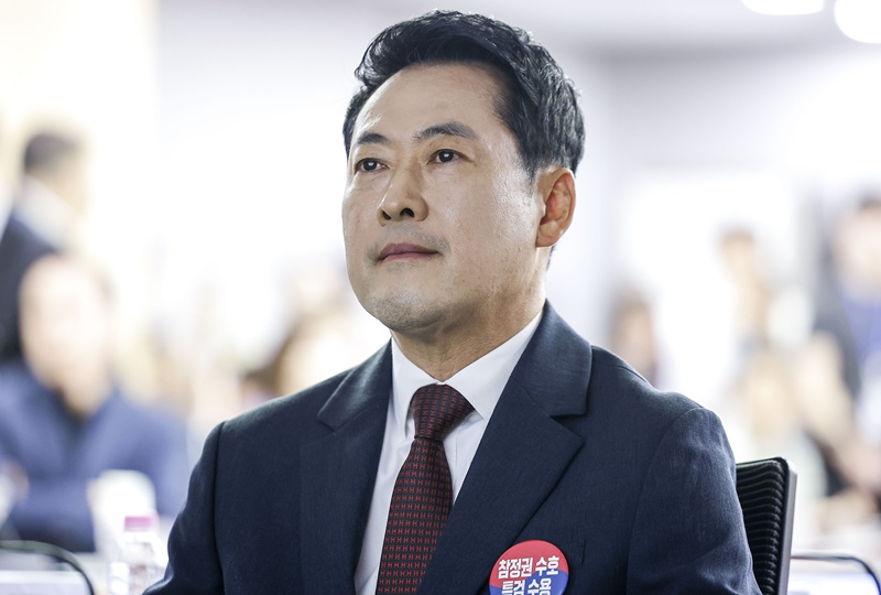 국민의힘 지도부는 6일 최고위원회의에서 전국 기초의회 의장단 선출 과정에서 불거진 ‘민주당과의 야합’ 의혹에 대해 중앙당 당무감사위를 통한 전수조사를 실시하기로 의결했다. 사진은 장동혁 국민의힘 대표가 지난달 29일 국민의힘 대외협력위원회 청년주권포럼 출범식 좌담회 '올공 2030 청년들에게 주권 회복 해결책을 묻다'에 참석한 모습. / 뉴시스