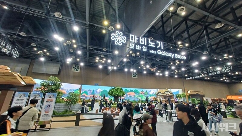 넥슨은 오는 22일 MMORPG(다중접속역할수행게임) ‘마비노기 모바일’(瑪奇 Mobile)을 대만, 홍콩, 마카오 등 중화권에 출시하며 단계적으로 글로벌 권역을 확장한다. 사진은 지난해 12월 5일 고양시 일산에 위치한 킨텍스 제1전시장에서 열린 애니메이션 게임축제 AGF 2025의 ‘마비노기 모바일’ 부스. / 조윤찬 기자
