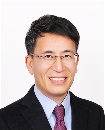 강준석 한국제지 대표이사의 위기관리 능력이 시험대에 올랐다. / 한국제지 