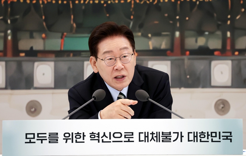 이재명 대통령이 16일 청와대 영빈관에서 열린 '삶으로 체감하는 대체불가 대한민국-국민과 함께하는 두 번째 업무보고'에서 발언하고 있다. / 뉴시스