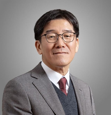 박춘원 전북은행장의 어깨가 무거워지고 있다. / 전북은행