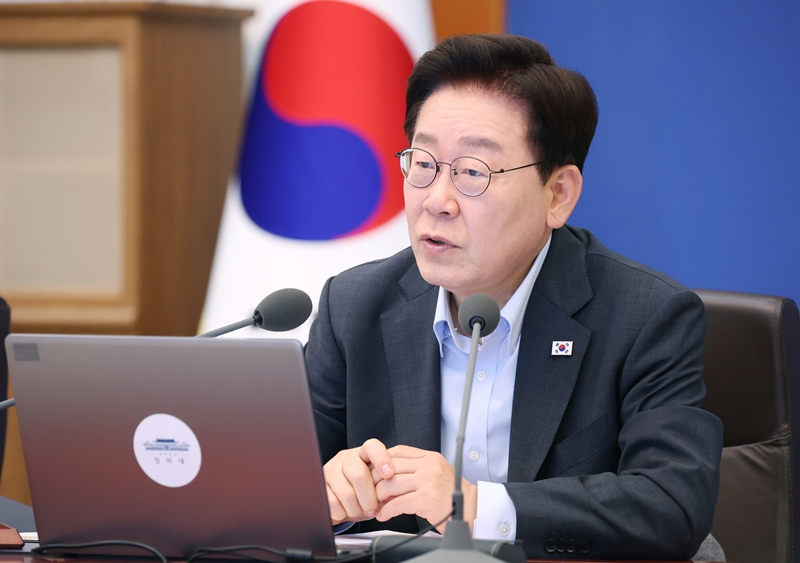 이재명 대통령이 4일 청와대에서 열린 국무회의에서 발언을 하고 있다. / 뉴시스