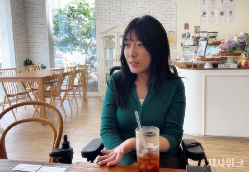 김혜미 씨는 휠체어로 진입 및 이동이 가능한 지 여부가 가장 중요한 고려요소였지만, 이에 대한 정보를 찾는 건 무척 어려운 일이었다고 말했다. / 권정두 기자
