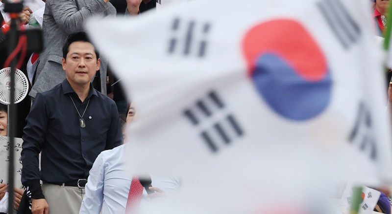 장동혁 국민의힘 대표는 반복되는 당내 사퇴론에 맞서 중진들의 역할과 희생을 요구하는 한편, 강력한 개혁 드라이브에 나서겠다는 의지를 내비쳤다. / 뉴시스