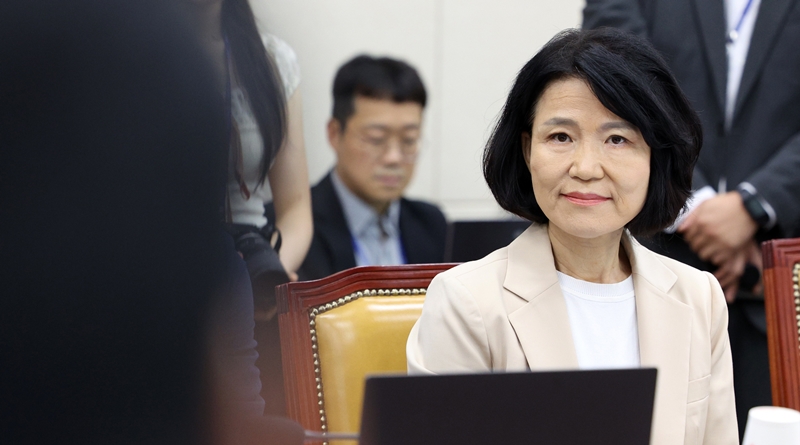 더불어민주당은 5·18민주화운동 왜곡 논란을 빚은 이진숙 국민의힘 의원을 겨냥한 국회법 개정안을 추진하고 있다. 사진은 이 의원의 모습. / 뉴시스