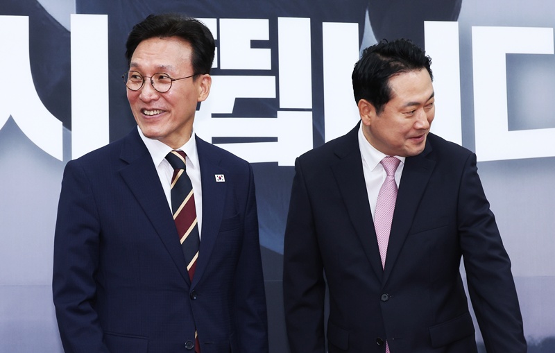 여야는 민생·비쟁점 법안 처리에는 뜻을 모았지만 민주당의 입법 속도전과 국민의힘의 내부 갈등이 맞물리면서 쟁점 현안을 둘러싼 협치는 뒷전으로 밀렸다. / 뉴시스